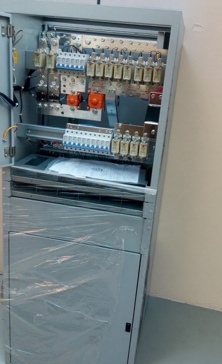 艾默生通信电源维谛高频开关电源NetSure731 CC2-X3 室内高频通信开关电源机柜.jpg.jpg